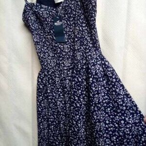 NWT Hollister Navy Blue & White Floral Sweetheart Neck-Line Romper